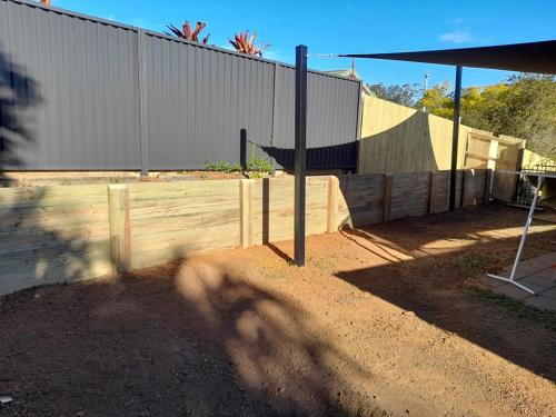 Colorbond Fencing and Timber combined